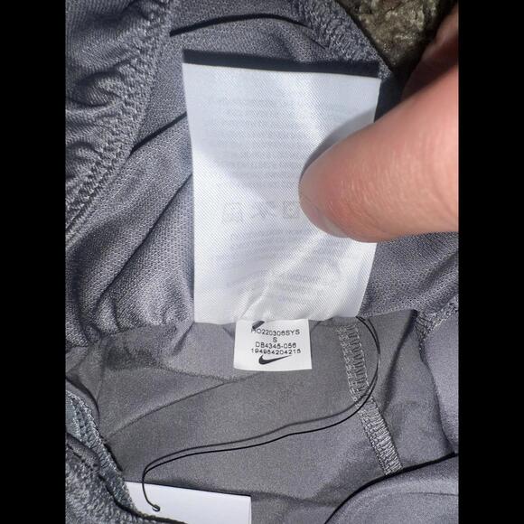 Nike Women’s Tempo LX 3” Shorts - Picture 9 of 12